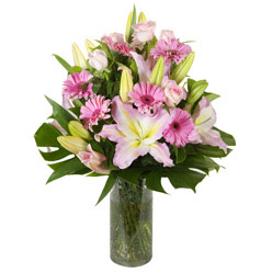 vazo içerisinde karisik mevsim çiçekleri  Şanlıurfa çiçek gönderme 