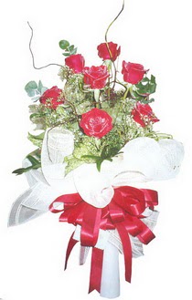  Şanlıurfa İnternetten çiçek siparişi  7 adet kirmizi gül buketi 