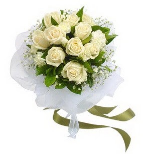  Şanlıurfa uluslararası çiçek gönderme  11 adet benbeyaz güllerden buket